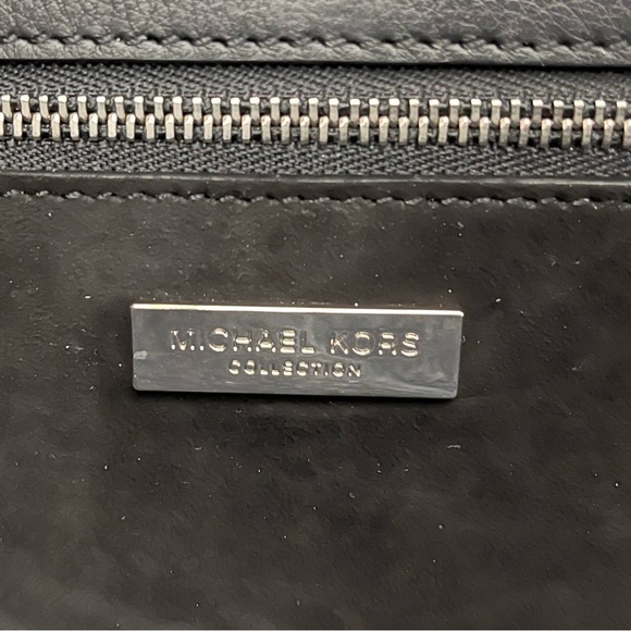 💥Vintage And RARE💥 Michael Kors Leather Flap Clutch/Handbag - Picture 7 of 14